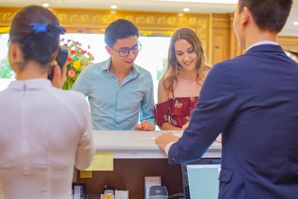 Review Westlake Hotel & Resort Vinh Phuc về khách hàng mục tiêu